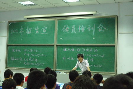 我院扎实开展高考招生信息咨询服务，助力考生圆梦大学